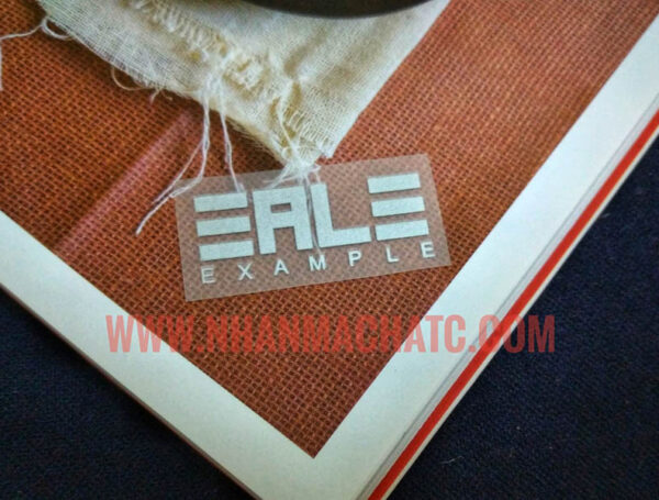 Nhãn Ép Nhiệt Nhũ Bạc EALE In Logo Lên Áo